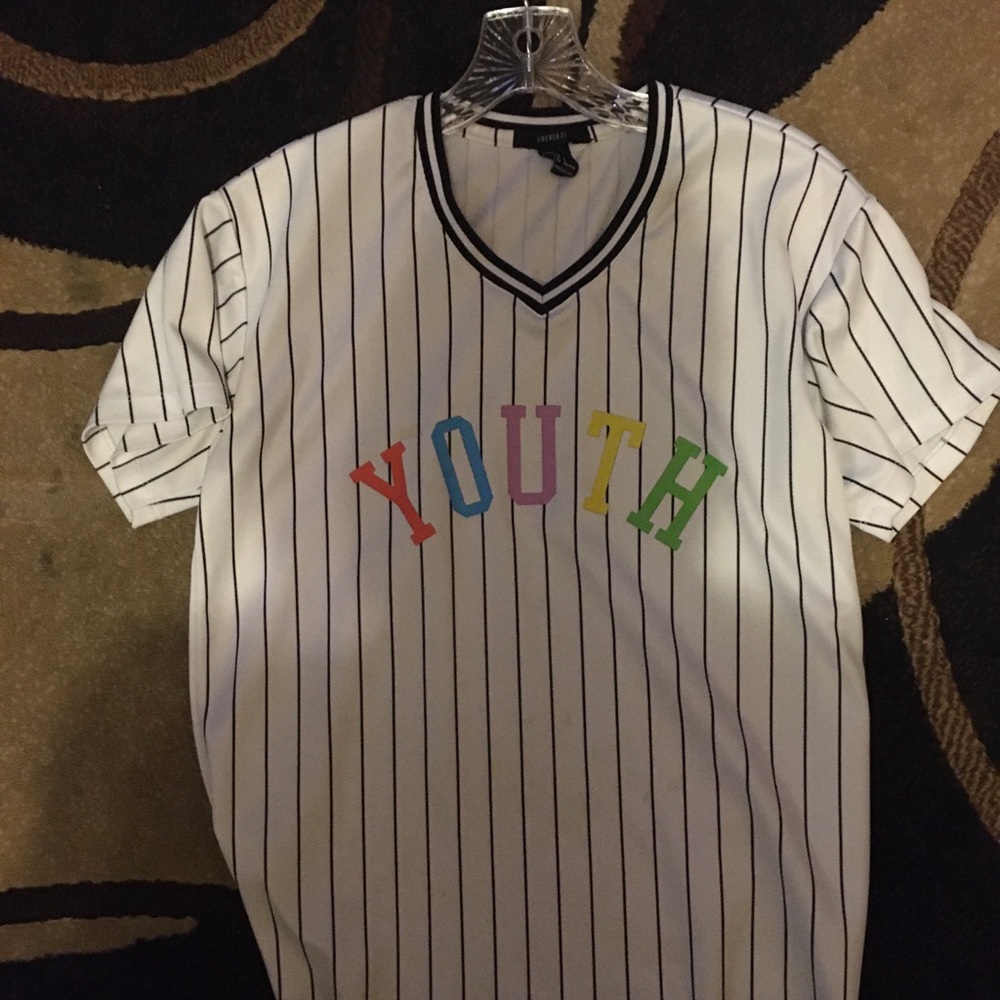 Forever 21 youth sports shirt